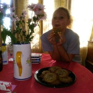 Meet your Posher, Mae